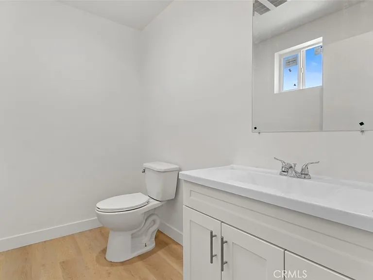 703 W 80th St — Photo 3