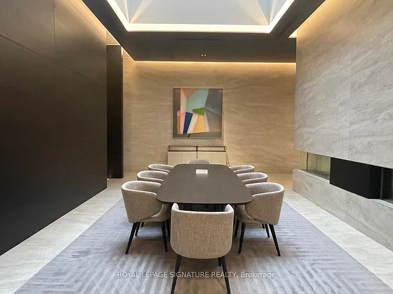 2221 Yonge St #3909 — Photo 30