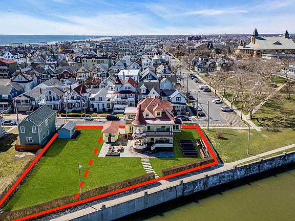 3rd image of 24 Lake Avenue