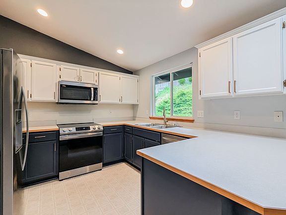2nd image of 7414 87th Pl NE