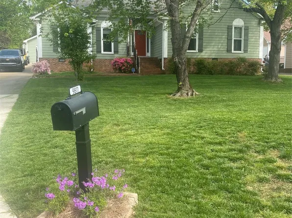 9811 Dusty Cedar Ct, Charlotte, NC 28269