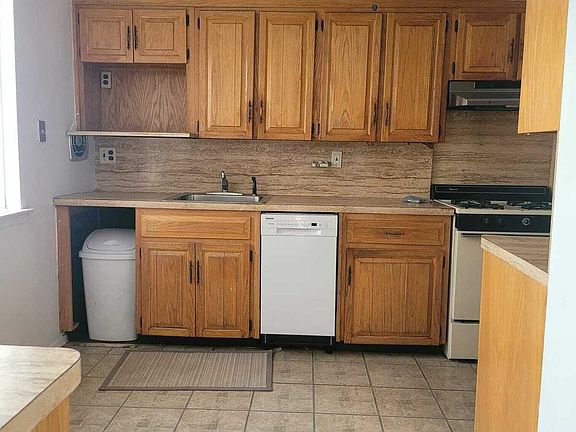 5th image of 1455 E 103rd St Floor 2