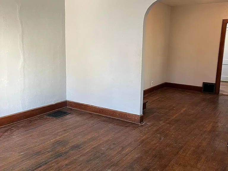 318 Vesper St — Photo 8
