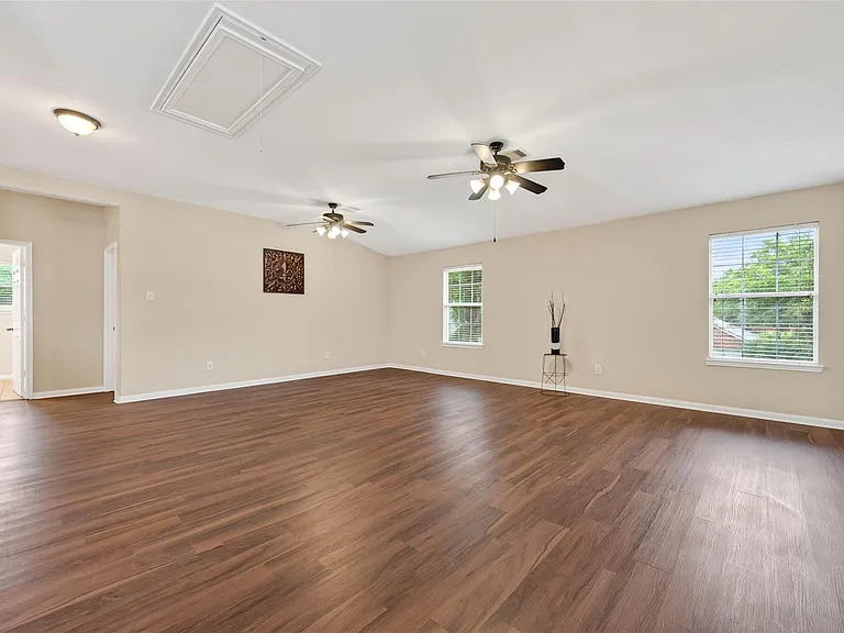 10427 Lyndon Meadows Dr — Photo 29