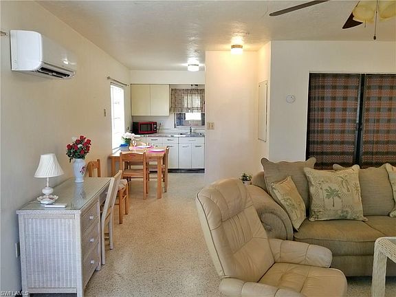 3rd image of 127/129 Fairweather Ln