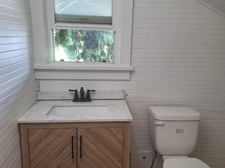 501 NE 3rd St. — Photo 9