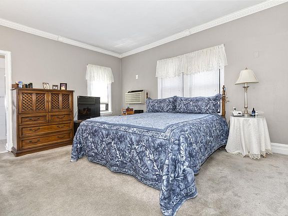 3rd image of 2960 Avenue S