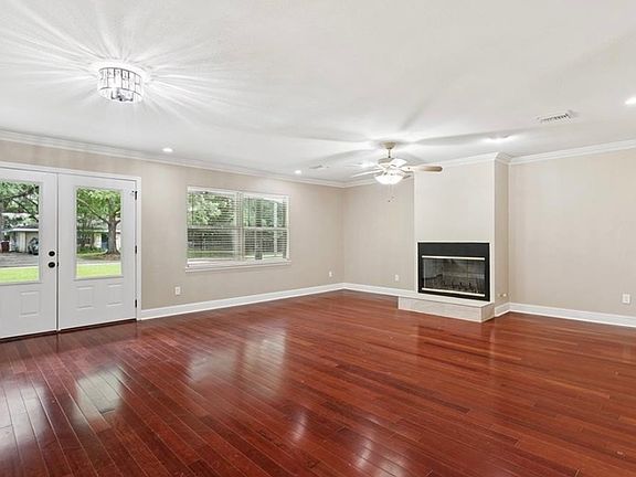 2nd image of 11 Karen Dr