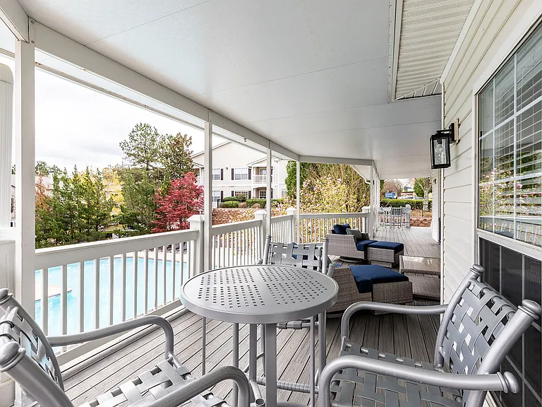Crestmont at Thornblade Apartments — Photo 15