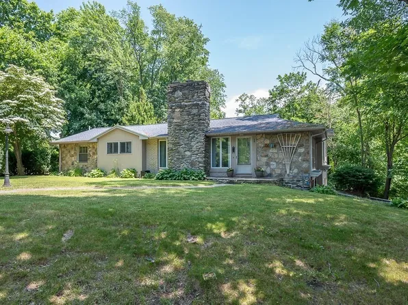 88 Newton Ave N, Worcester, MA 01602