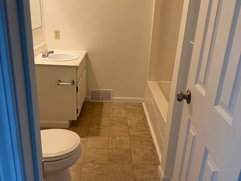 3336 W 38th St #4 — Photo 9
