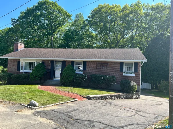 21 Parklawn Circle, Waterbury, CT 06708
