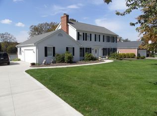 62 Lake Forest Dr, Hudson, OH 44236