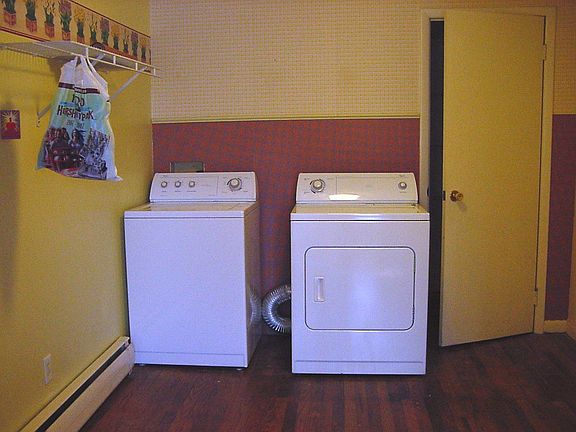 1st flr.laundry