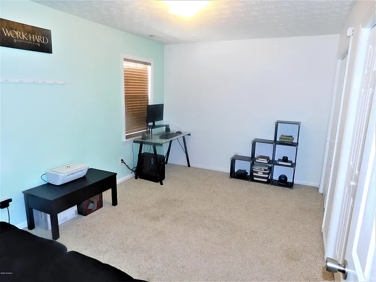 312 Kathryn Ct — Photo 11