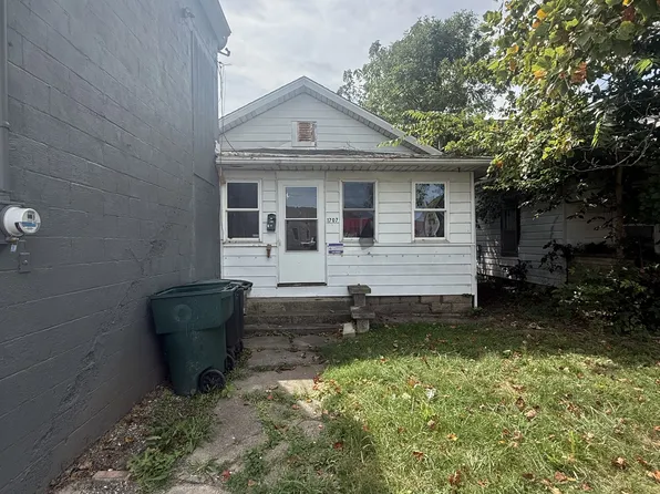 1707 E Memorial Dr #1, Muncie, IN 47302