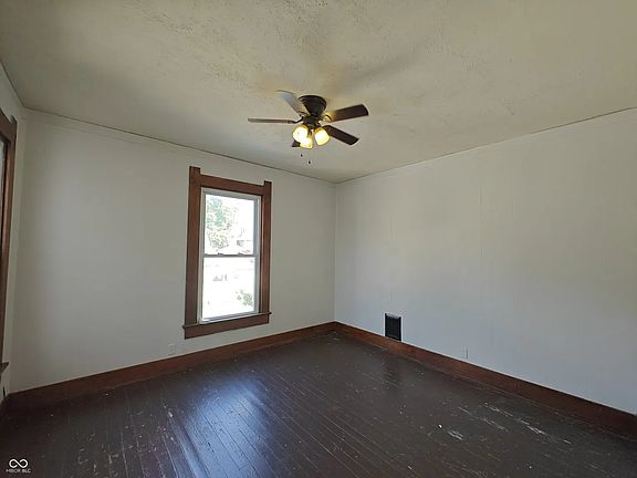 2nd image of 403 W Franklin St