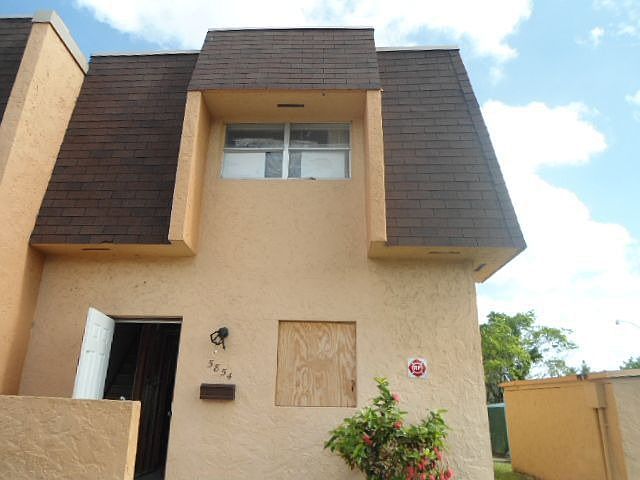 1st image of 5854 Blueberry Ct #73