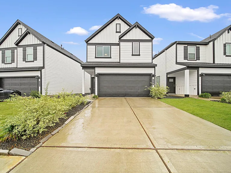 3014 Skyline Mesa Dr — Photo 1