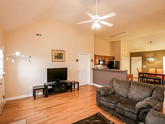 2nd image of 111 Kelso Ct