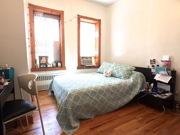 4th image of 601 E 11th St #4B