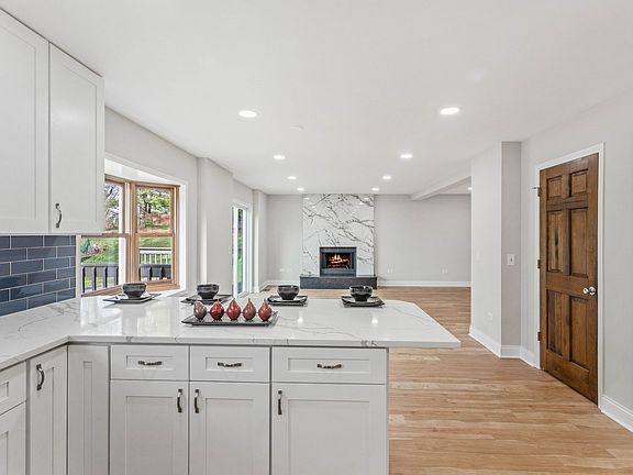 4th image of 866 Pine Hill Dr
