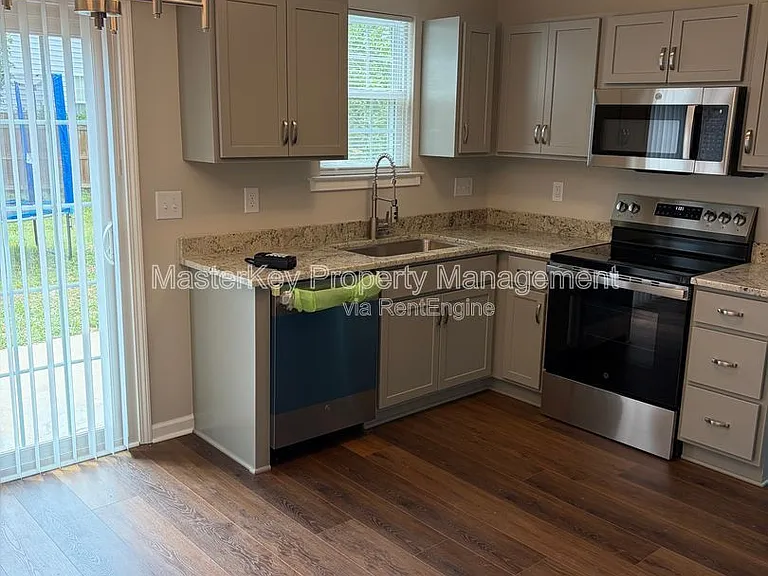 205 Downing Glen Dr — Photo 3