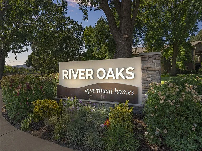River Oaks Apartment Homes — Photo 17