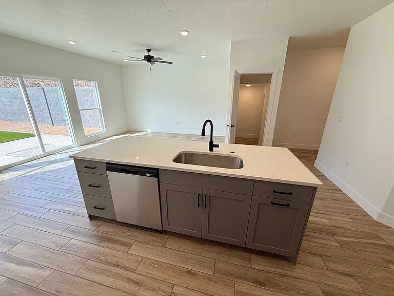 2019 W 250 S — Photo 16