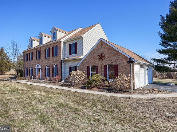 2nd image of 11 Morlatton Rd