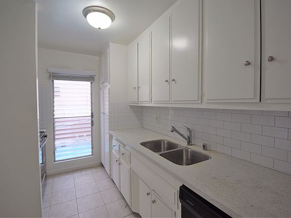 5th image of 11310 Camarillo St APT 106
