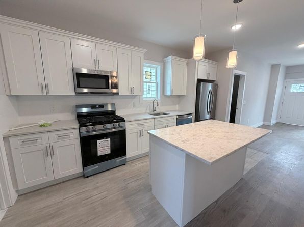 27 Blakely Pl #1, Garfield, NJ