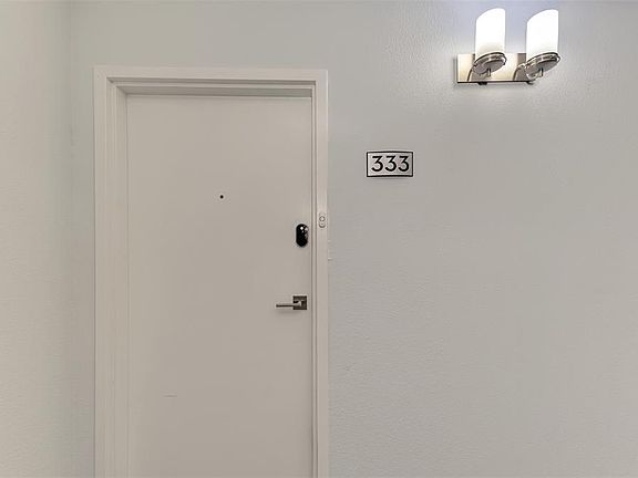 2nd image of 5855 Midnight Pass Rd APT 333