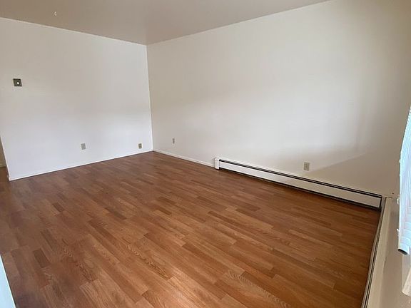 5th image of 2403 Eureka St #4W-09
