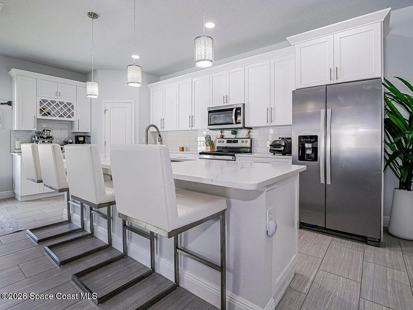 4 bed, 2.0 bath, 2108 sqft, $2,550 — Photo 2