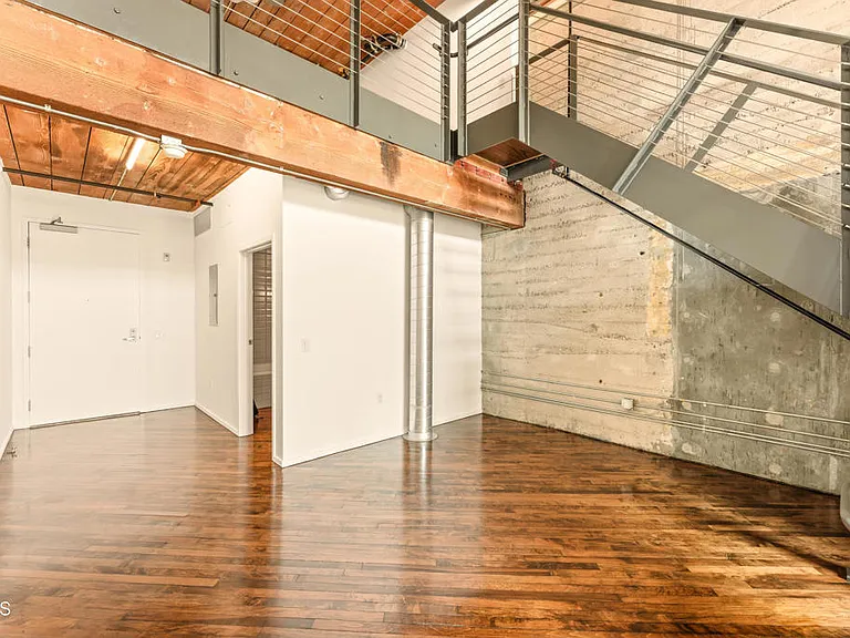 530 S Hewitt St #129 — Photo 20