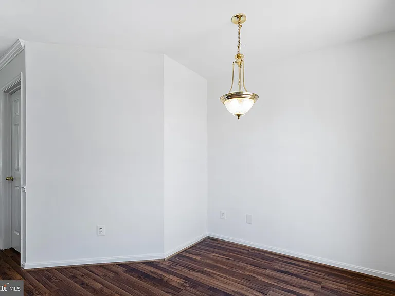 18506 Carriage Walk Cir — Photo 22
