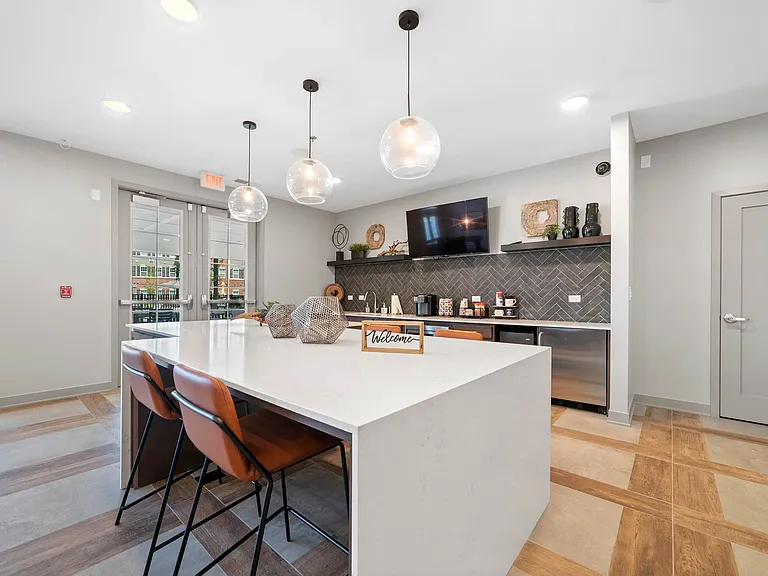 Montgomery Place Apartments — Photo 39
