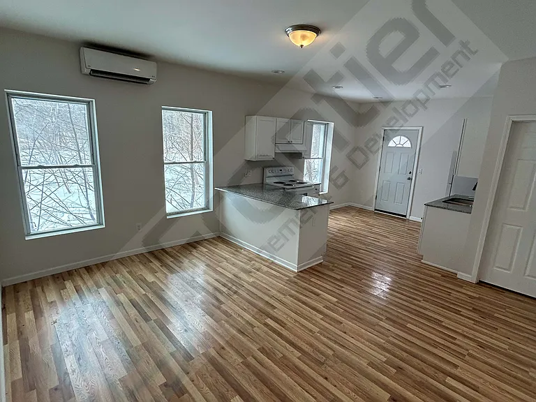 729 Monteagle St #1 — Photo 10