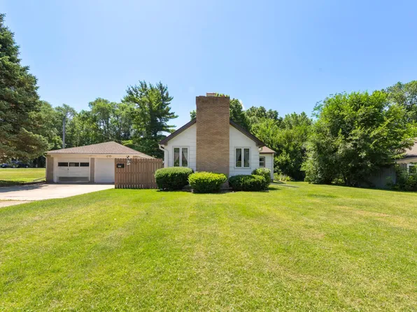 403 9th St W, Northfield, MN 55057