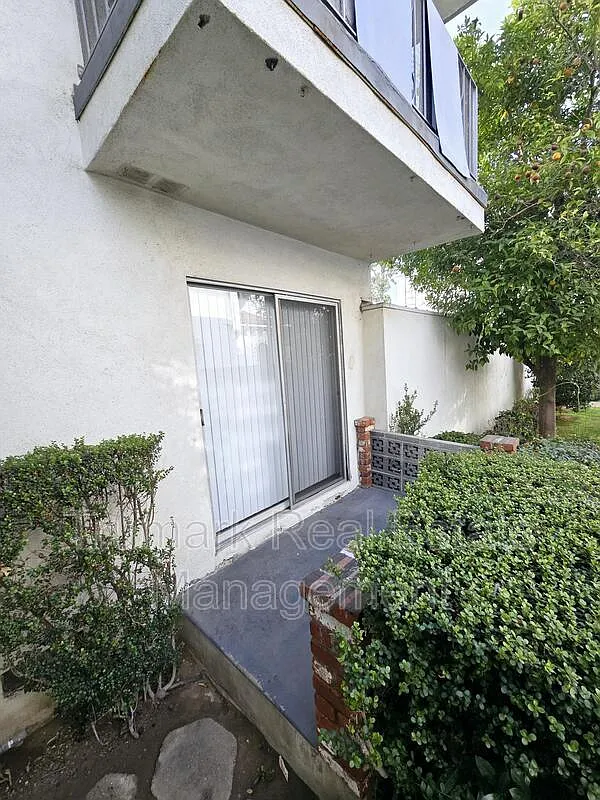 2 bed, 2.0 bath, 980 sqft, $2,345 — Photo 4