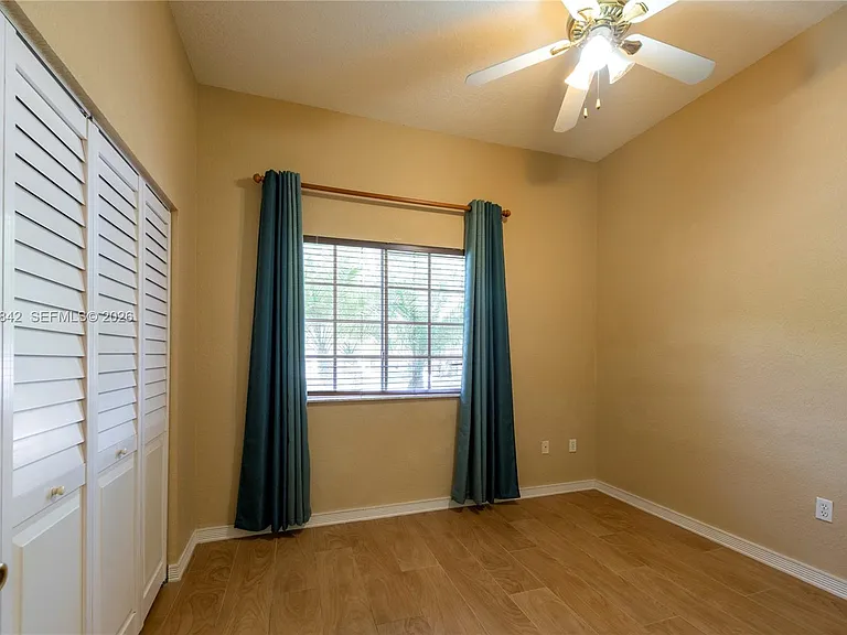 3073 SW 140th Ave — Photo 5