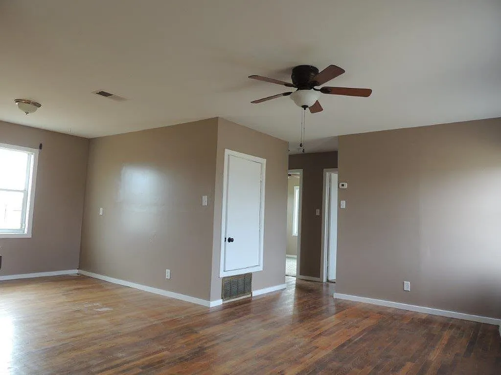 4 bed, 2.0 bath, 1320 sqft, $1,500 — Photo 4