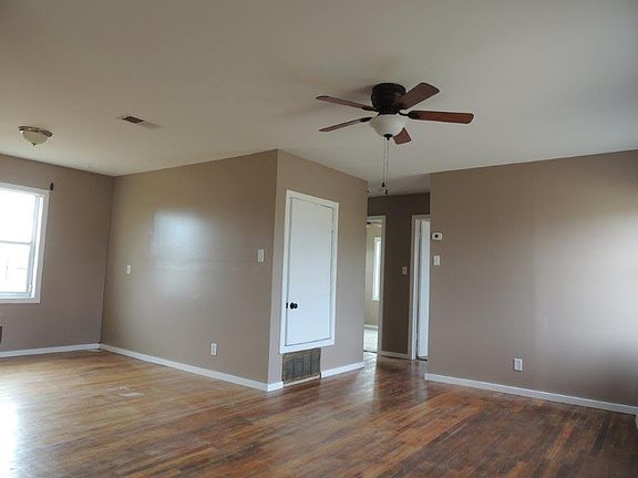4th image of 410 Snyder St