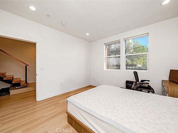3rd image of 440 Village Way