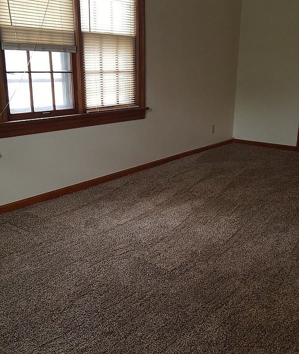 2nd image of 4284 Monroe St APT 4