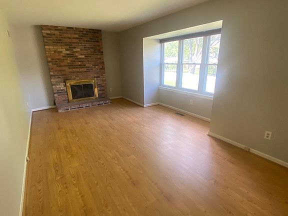 3rd image of 2321 Broken Horse Ln