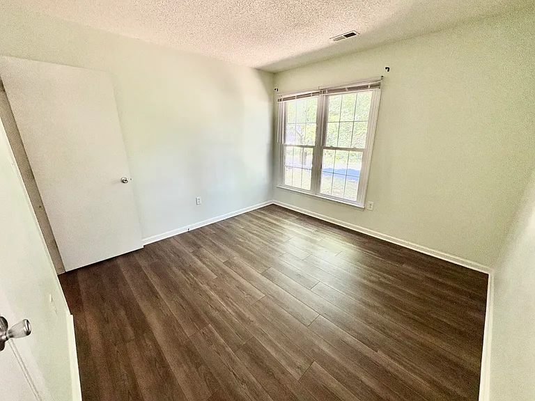 Twin Trail Dr — Photo 8