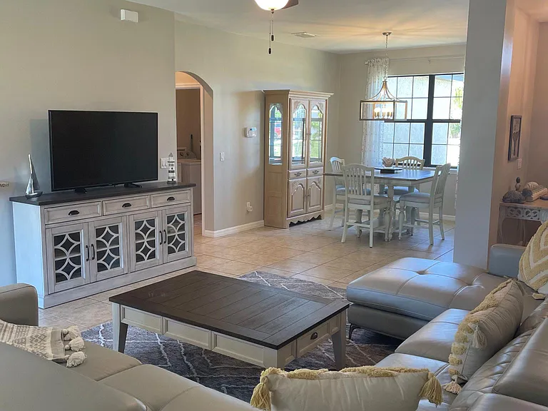 2721 SW 18th Ave — Photo 8