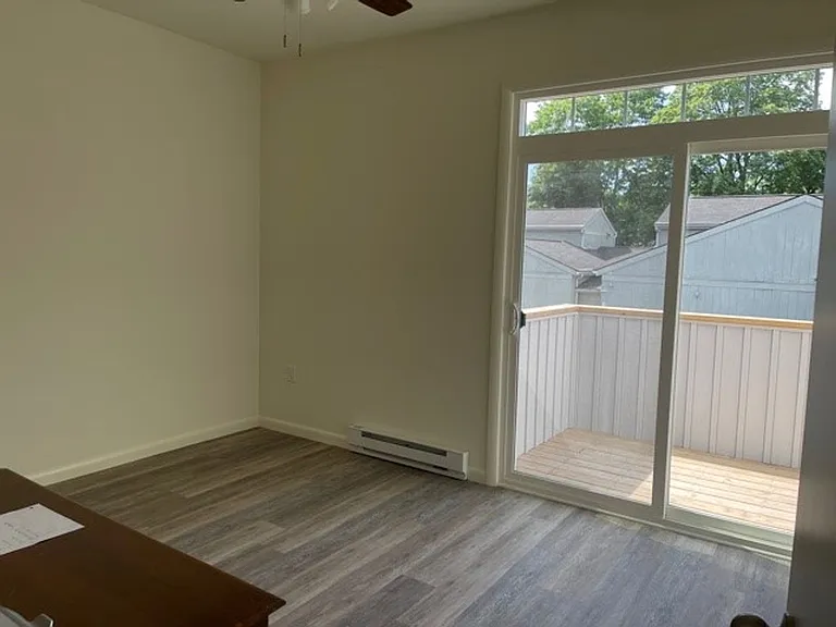 University Park Apartments near Cornell University — Photo 913